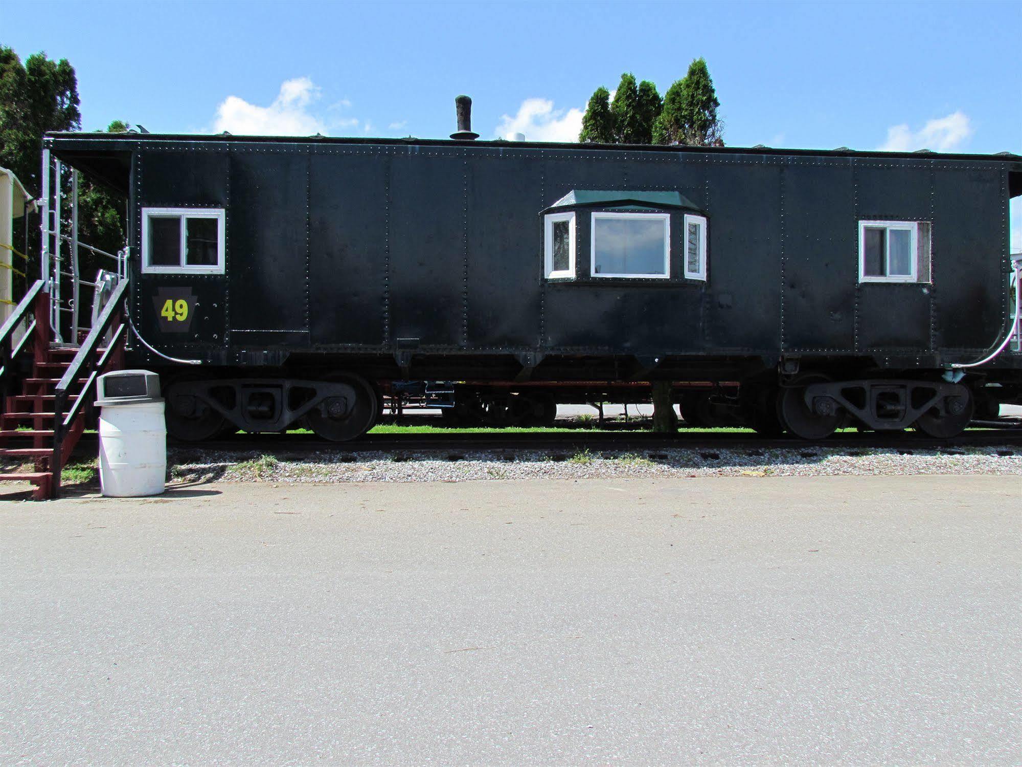 Red Caboose Motel & Restaurant Ronks Exterior foto